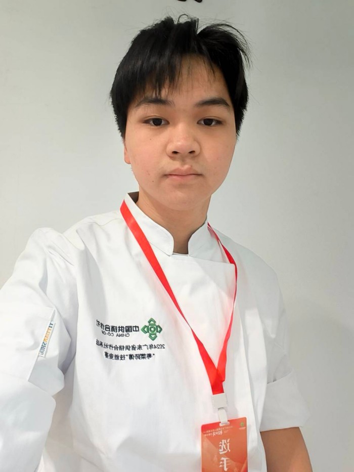 1.烹饪221班 黄明宇.jpg